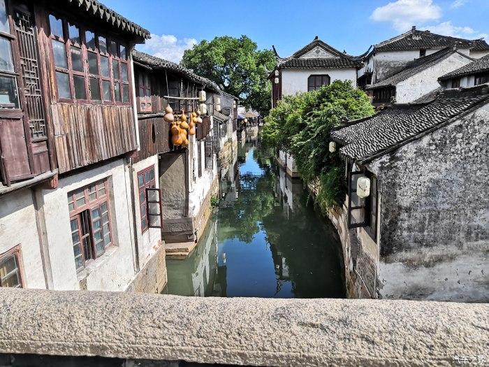 逃离粉红岛